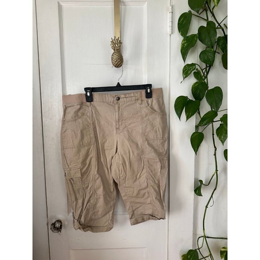 Lee women’s size 16 petite relaxed fit pants
